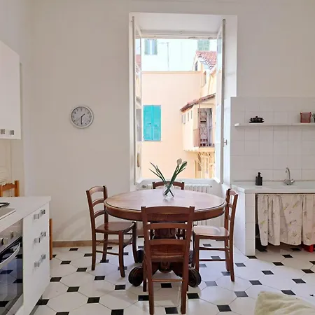 公寓 Casa Giannina By Quokka 360 - Elegant Behind The Ariston Theatre 圣雷默